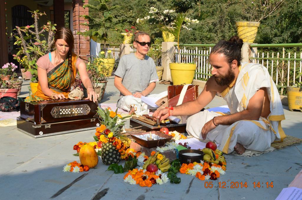 Rishikesh Sadan A Yoga & Spritual Retreat Hotel Tapovan Exterior photo