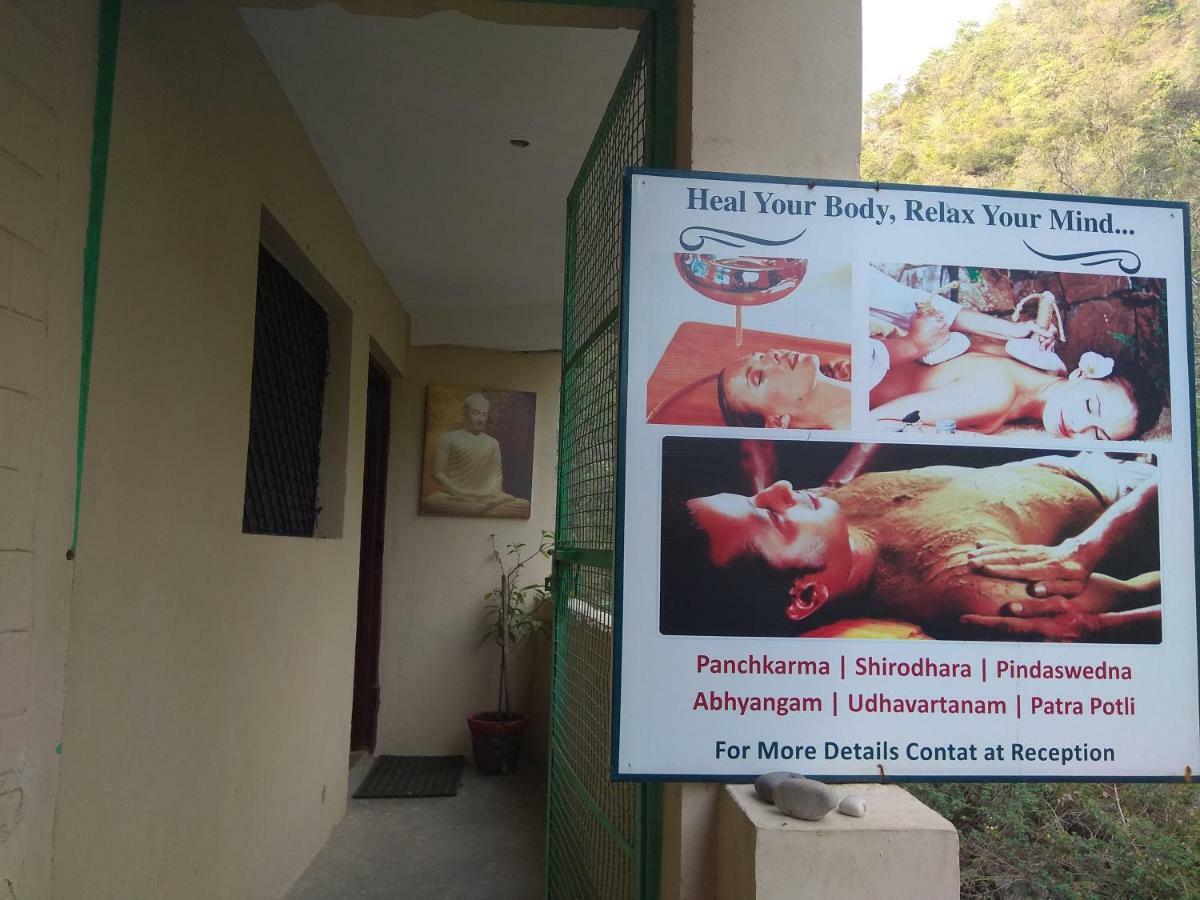 Rishikesh Sadan A Yoga & Spritual Retreat Hotel Tapovan Exterior photo